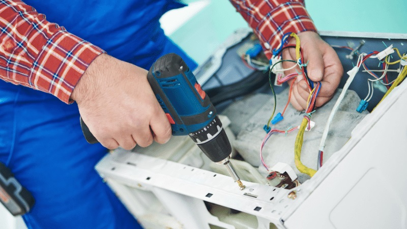 Karşıyaka Beko Beko çamaşır makinesi kart tamiri – Su almama arızası orijinal parça ile giderildi. - Teknik servis örneği
